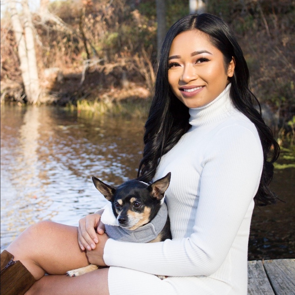 Meet your Posher, Mora